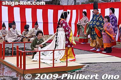 Kyoto's Aoi Matsuri Festival held in May is also a reenactment of this Saio princess procession called Saio Gunko (斎王群行).
Keywords: shiga koka tsuchiyama saio princess procession kimono women matsuri festival