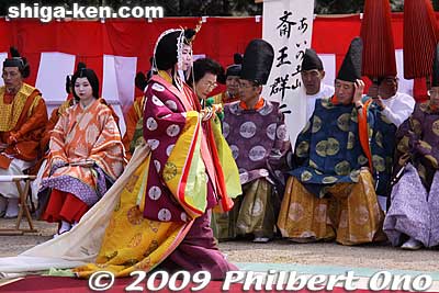 The Saio princess makes her way to her place. I wondered why the others didn't bow to her as she passed by.
Keywords: shiga koka tsuchiyama saio princess procession kimono women matsuri festival 