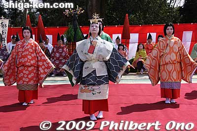 They danced to recorded music.
Keywords: shiga koka tsuchiyama saio princess procession kimono women matsuri festival 