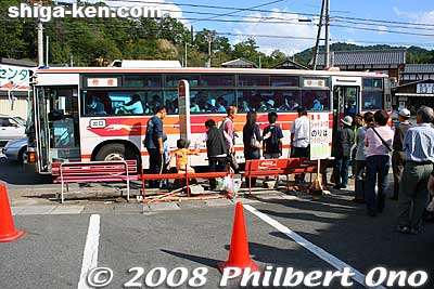 Free shuttle bus to move between the ceramic park, pottery fair, and train station.
Keywords: shiga koka shigaraki