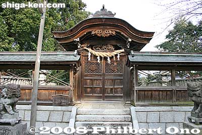 Zaiji Hachiman Shrine's Honden main hall.
Keywords: shiga kora-cho zaiji hachiman jinja shrine