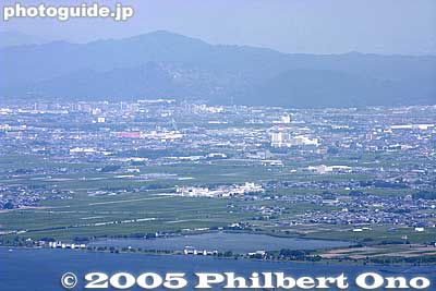 Kusatsu as seen from Mt. Hiei
Keywords: shiga prefecture kusatsu