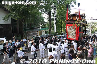 Keywords: shiga maibara hikiyama kabuki floats matsuri festival boys 