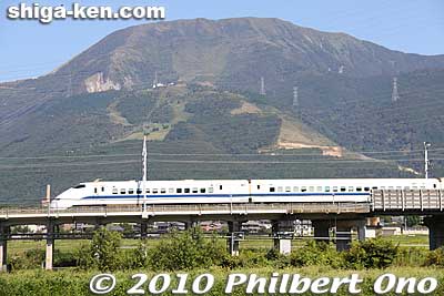 Mt. Ibuki and shinkansen.
Keywords: shiga maibara mt. ibuki ibukiyama