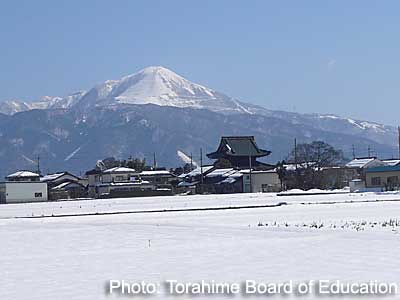 Mt. Ibuki as seen from Torahime in winter.
Keywords: shiga maibara mt. ibuki ibukiyama mountain