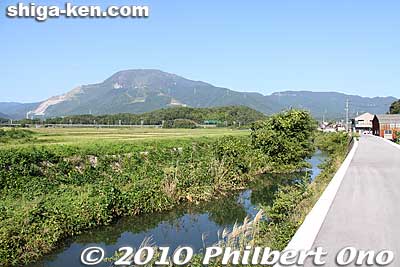 Near Omi-Nagaoka
Keywords: shiga maibara mt. ibukiyama mountain ibuki