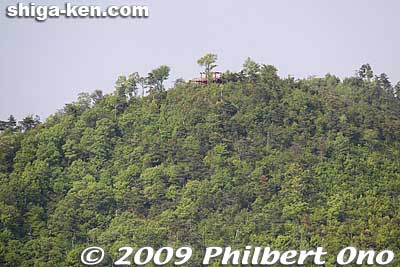 If you look carefully, you might notice a manmade structure on Mt. Hinade. Too small to be a castle, doesn't look like a house, looks like a lookout deck.
Keywords: shiga maibara mt hinade-yama mountain 