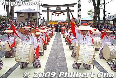 Also see [url=http://www.youtube.com/watch?v=XcDTbURRbZc]my YouTube video here.[/url]
Keywords: shiga maibara suijo hachiman shrine taiko drummers dance odori matsuri festival 