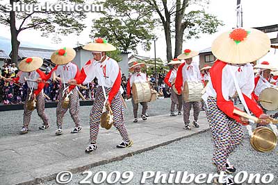 Bell ringers
Keywords: shiga maibara suijo hachiman shrine taiko drummers dance odori matsuri festival 