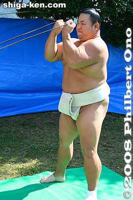 Ozeki Chiyotaikai works out.
Keywords: shiga maibara sumo exhibition tournament wrestlers rikishi ozumo japansumo