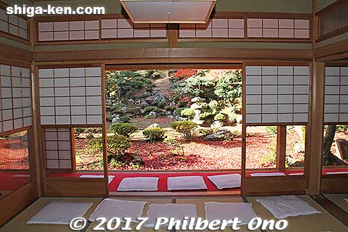 They also serve tea to guests.
Keywords: shiga maibara kashiwabara kiyotaki tokugenin temple fall foliage autumn leaves garden