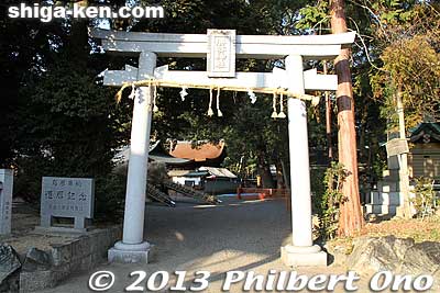 Another Katsube Shrine torii.
Keywords: shiga moriyama katsube shinto shrine fire festival matsuri