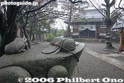 Kaeru frog to wish you a safe return. 東門院
Keywords: shiga prefecture moriyama-juku stage town nakasendo japansculpture