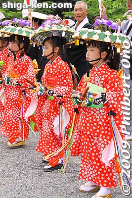 Keywords: shiga moriyama naginata-furi dance matsuri festival children japanchild