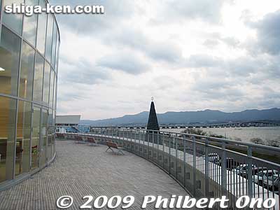 On the balcony of Pieri Moriyama.
Keywords: shiga moriyama shopping mall