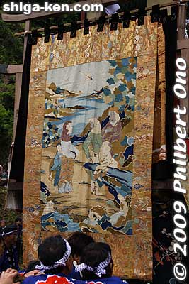 Tapestry on a float.
Keywords: shiga nagahama yogo chawan matsuri float festival 