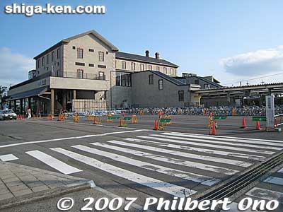 Nagahama Station before the wedding hall was built. The empty space was where the old station building was.
Keywords: shiga nagahama station