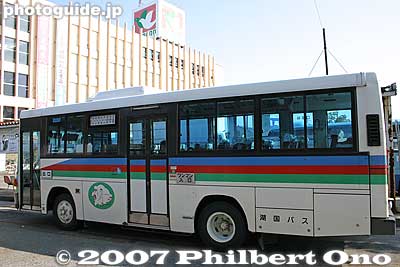 Kokoku bus in front of Nagahama Station east exit.
Keywords: shiga nagahama kokoku bus seibu lion
