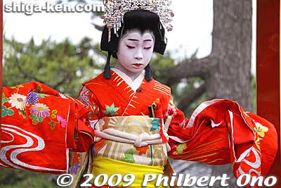 Keywords: shiga nagahama hikiyama matsuri festival float kabuki boys 