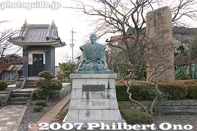 Statue of Ishida Mitsunari at his former residence in Nagahama.
Keywords: shiga nagahama ishida mitsunari birthplace shigabesthist