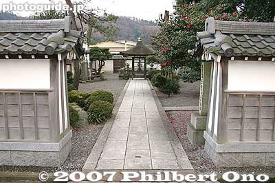Entrance to Ishida Shrine 石田神社　供養塔
Keywords: shiga nagahama ishida mitsunari birthplace