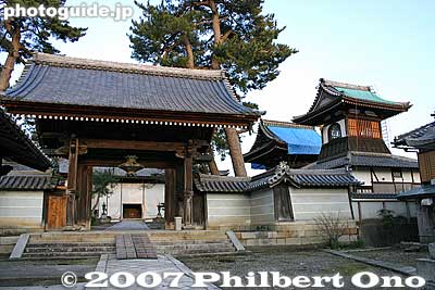 Myorakuji Temple in Kinomoto. 明楽寺
Keywords: shiga nagahama kinomoto-juku