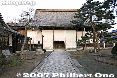 Myorakuji Temple in Kinomoto being renovated in 2007. Designated as National Tangible Cultural Property in spring 2023. 明楽寺 国の登録有形文化財
Keywords: shiga nagahama kinomoto-juku
