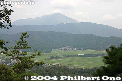 View of Mt. Ibuki from Mt. Odani.
Keywords: shiga nagahama kohoku-cho odani castle mt. mountain 