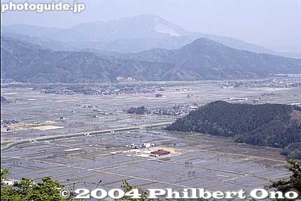 View of Nagahama.
Keywords: shiga nagahama kinomoto mt. shizugatake
