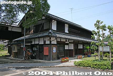 Adjacent museum called Oura Furusato Shiryokan. A museum of local artifacts and knicknacks.
Keywords: shiga nagahama nishi azaicho marukobune