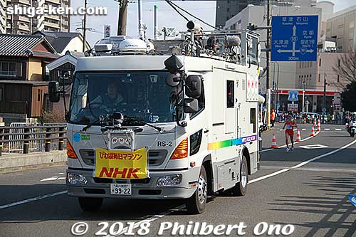 NHK TV truck tracking the top Japanese runners.
Keywords: shiga otsu biwako mainichi lake biwa marathon