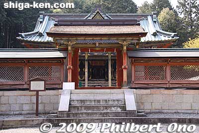 This is a must-see shrine. Very ornate and colorful, similar to Toshogu Shrine in Nikko. Important Cultural Property.
Keywords: shiga otsu shinto hiyoshi taisha shrine toshogu 