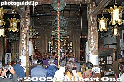 Ishiyama-dera's Hondo Hall altar. 本堂
Keywords: shiga otsu ishiyama-dera buddhist temple
