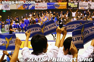 Fans cheer on, and roar whenever the LakeStars score.
Keywords: shiga otsu lakestars basketball team pro sports 