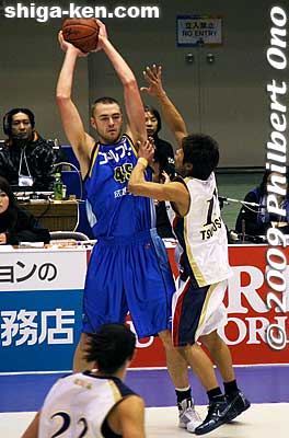 Ray Schafer is the tallest on the team at 213 cm.
Keywords: shiga otsu LakeStars pro basketball game sports 