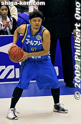 Mike Sakan, local boy from Kusatsu, Shiga.
Keywords: shiga otsu LakeStars pro basketball game sports 