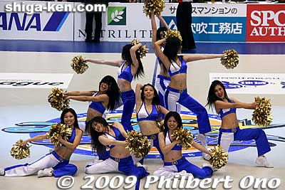 Shiga LakeStars cheerleaders.
Keywords: shiga otsu LakeStars pro basketball game sports