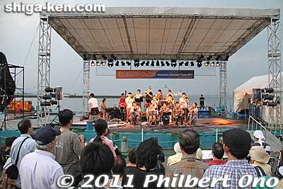 The B-grade gourmet battle was part of the Hama-Otsu Summer Festa which included a free jazz concert. I'm sure they will hold this B-class Gourmet food festival every year. Don't miss it, and go early.
Keywords: shiga otsu food festival gourmet b-class