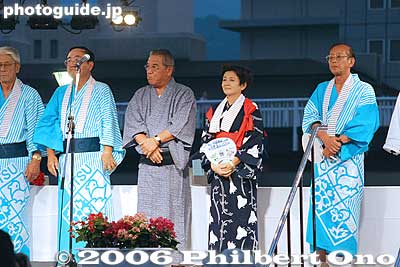 Local dignitaries on stage, including Kada Yukiko, newly-elected governor of Shiga. 滋賀県知事 嘉田由紀子
Keywords: japan shiga otsu natsu matsuri summer festival