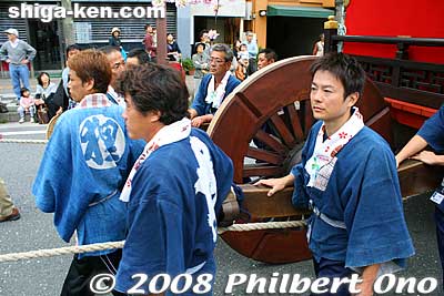 Float's front wheel, made of wood. The floats creek as they move.
Keywords: shiga otsu matsuri festival floats 