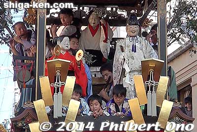 Modeled after Tenson Shrine, the karakuri puppets reenact the shrine's yudate Shinto ritual. 
Keywords: shiga otsu matsuri festival floats