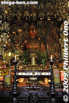 Main altar of Saikyoji's Hondo hall.  
Keywords: shiga otsu sakamoto saikyoji temple japantemple