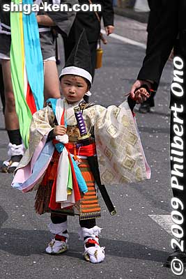 Little kids in ceremonial dress for this fesival are called chigo. 稚児
Keywords: shiga otsu sanno sai matsuri festival 