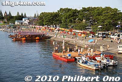 Pier scene near Seta-no-Karahashi Bridge.
Keywords: shiga otsu setagawa river senkosai mikoshi matsuri festival portable shrine boats 