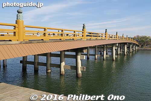 Seta-no-Karahashi Bridge with the new paint job in 2012.
Keywords: shiga otsu seta river karahashi bridge