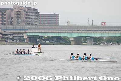 Todai's 4-man crew in the lead
Keywords: shiga boat rowing race tokyo kyoto university lake biwa setagawa seta river