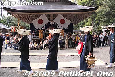 Keywords: shiga ryuo-cho kenketo matsuri festival jinja shrine 