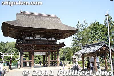 Romon Gate and wash basin.
Keywords: shiga ryuo-cho ryuou namura shrine jinja