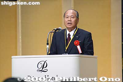Natsuhara Satoru, Chairman of the Shiga Prefecture Town Mayors' Association and also the mayor of Taga town.
Keywords: 2007 shiga kenjinkai international convention otsu prince hotel