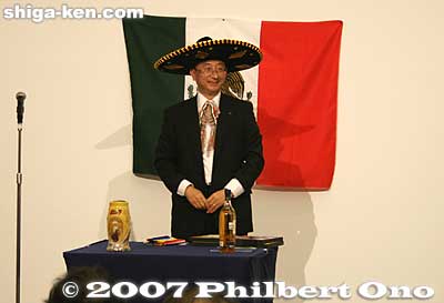 Mini presentation by the Biwako-no-Kai from Mexico.
Keywords: 2007 shiga kenjinkai international convention otsu prince hotel